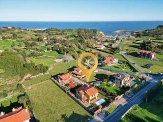 Xalet  Carretera cué. Chalet con piscina junto a la playa de toró.