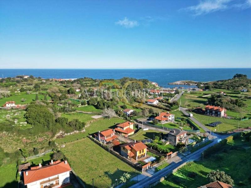 Foto 6dd791c9-7f99-446d-9bc4-a7ed07891842. Xalet amb calefacció aparcament piscina a Llanes pueblo Llanes