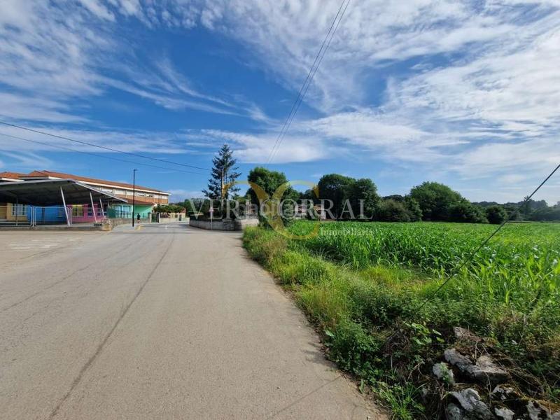 Foto 0cd13cb6-c7da-4517-9c54-050755a0c785. Terreno residencial gran parcela con dos partes edificables en el núcleo rural de lledías. en Llanes