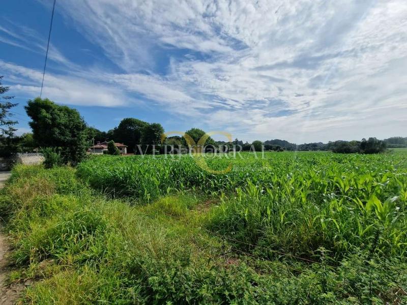 Foto bf8f9b8e-b665-4aaa-944e-e6550e57db55. Terreno residencial gran parcela con dos partes edificables en el núcleo rural de lledías. en Llanes