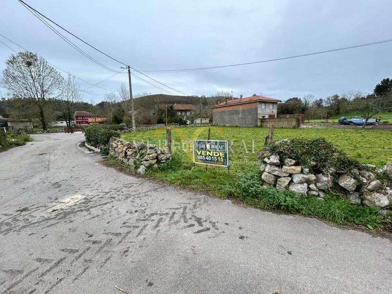 Foto d6847d81-a2bc-4e37-bac3-2b49f92ba391. Residential plot in Llanes pueblo Llanes