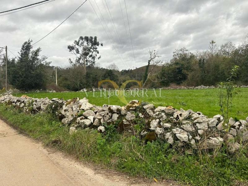 Foto 76bf5793-2ee3-4ec4-8e4e-0682a2a9e4ca. Residential plot in Llanes pueblo Llanes