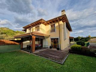 Casa  Cándido ruiz de las casas. Exclusivo chalet pareado con jardín en el centro de llanes.