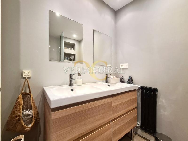 Foto 4070e15c-a3c4-4e7d-b588-285f0ec3e24c. Piso  amplio totalmente reformado en el Centro. en Gijón