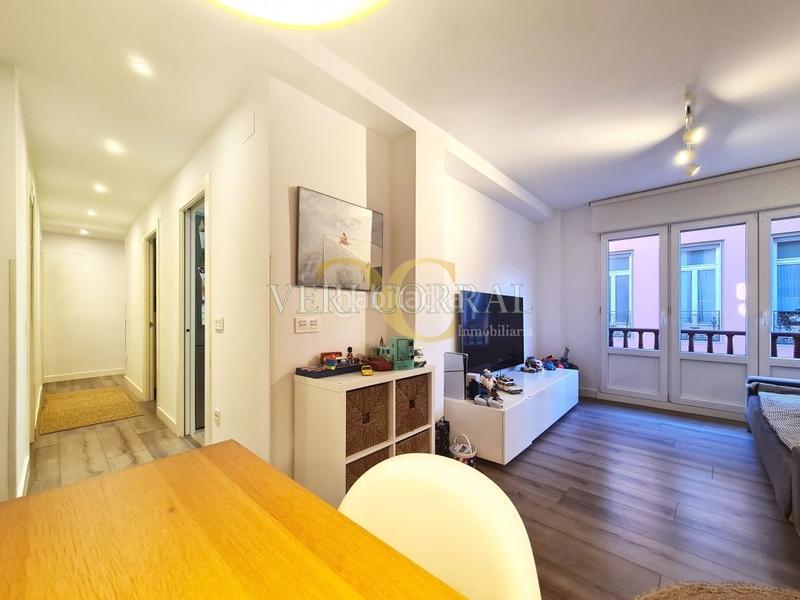 Foto 71c8d08f-1503-4d68-b75b-2625b70dba4a. Piso  amplio totalmente reformado en el Centro. en Gijón