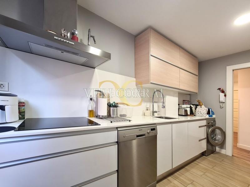 Foto 78ae207e-8c61-4b58-af92-6c202ce426d1. Piso  amplio totalmente reformado en el Centro. en Gijón