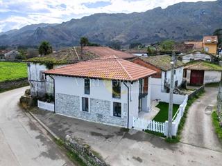 Casa  Parres. Estrene casa con jardín y barbacoa en parres, llanes.