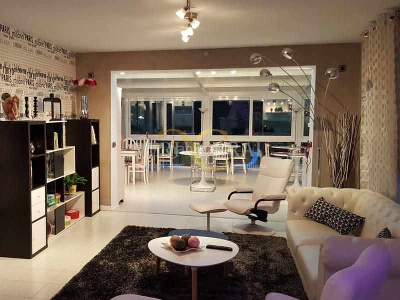 Foto 2cebbf15-100d-407f-8591-f1a1cd52a9df. Édifice dans Ribadesella