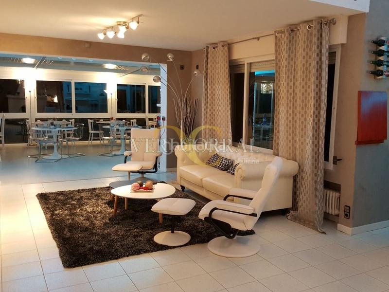 Foto cd2e22d2-ae01-4e8e-935f-1346afdf6d53. Édifice dans Ribadesella