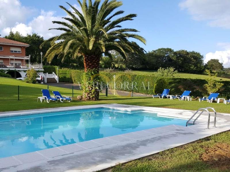 Foto ea4f354e-0744-4de8-9906-af04643c3429. Édifice dans Ribadesella