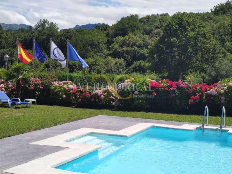 Foto edd93bb9-0dd3-441d-8ee1-9fbcd68c5672. Édifice dans Ribadesella