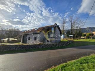 Casa  San roque del acebal. Encantadora casa de piedra a 5 kilómetros de llanes.