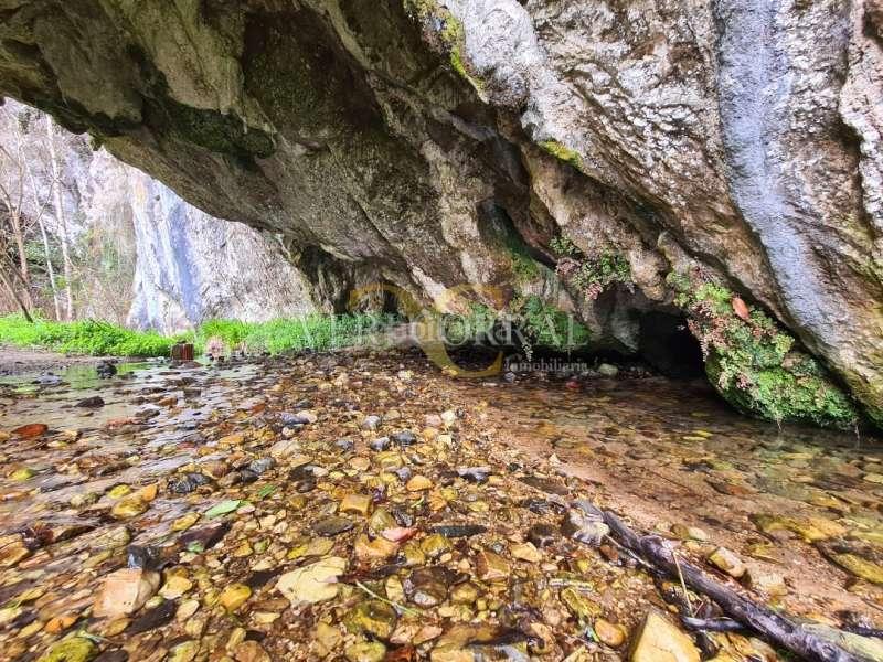 Foto 90358e92-c67c-40e7-b5a9-57ba62fc3be3. Terreno residencial exclusiva terreno edificable junto al río sella. en Ribadesella