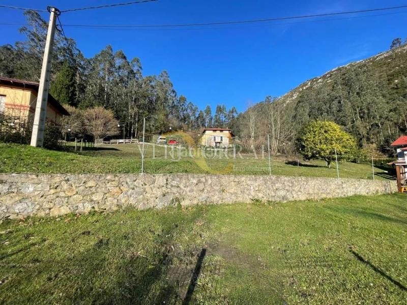 Foto aaee6b8c-2bc4-4d13-a000-ce7b96e86443. Terreno residencial exclusiva terreno edificable junto al río sella. en Ribadesella