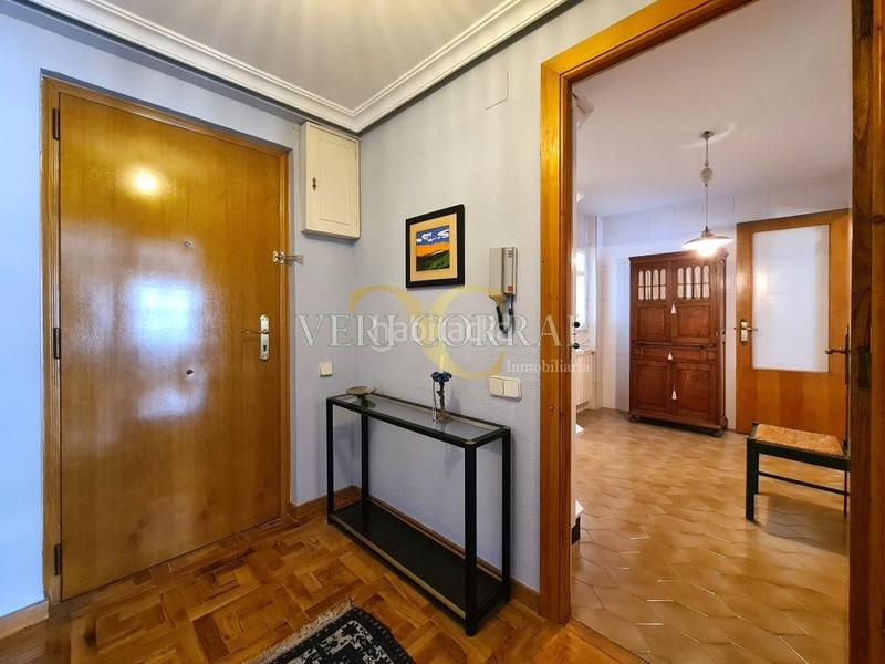 Foto 59456620-b2aa-454b-a0d9-ae5900b7a4ea. Piso exclusiva espacioso piso junto a la plaza de la paz. en Oviedo