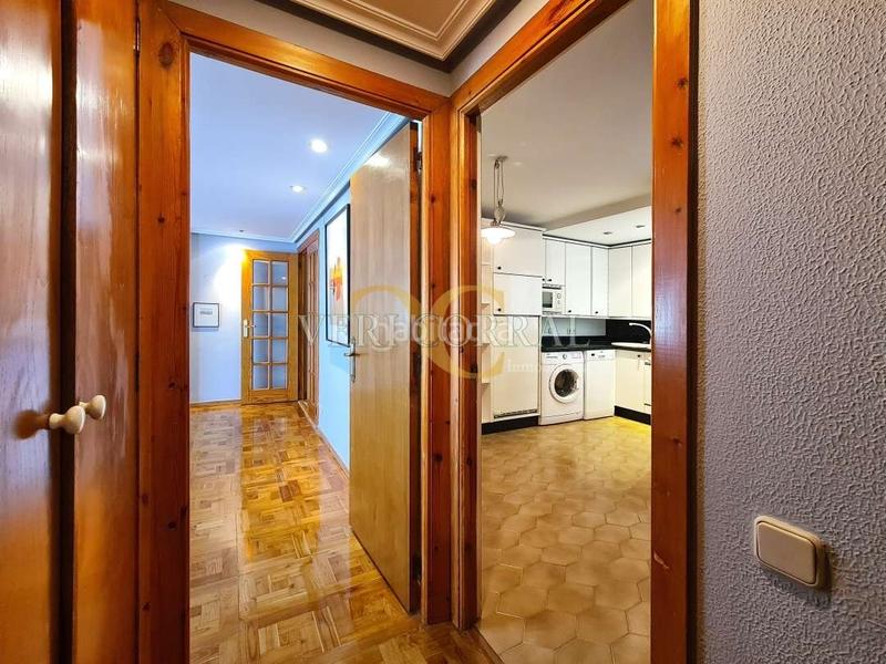 Foto b30c8bbb-c96e-440c-9b65-f1333d64aea1. Piso exclusiva espacioso piso junto a la plaza de la paz. en Oviedo