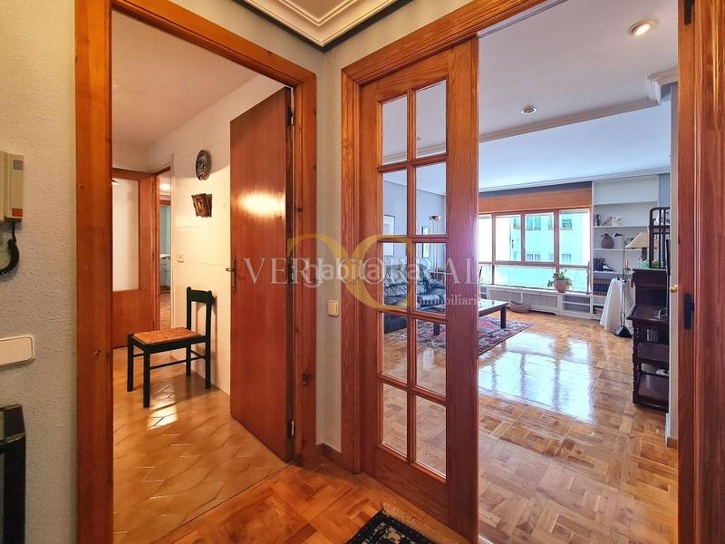 Foto da8416f4-f892-40fd-a47f-34179820339f. Piso exclusiva espacioso piso junto a la plaza de la paz. en Oviedo