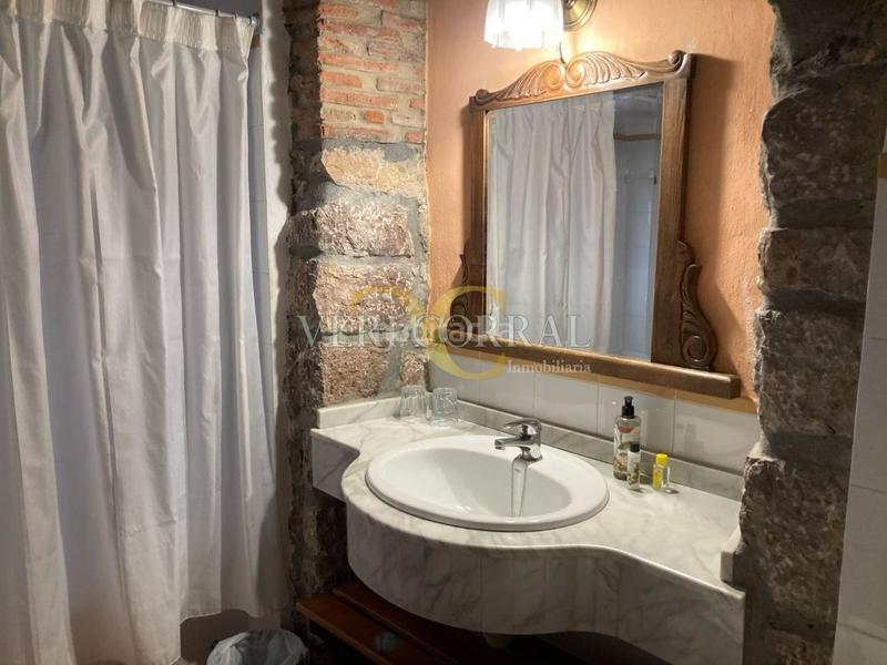 Foto 0dbfc472-33c5-41ab-819a-bf52e917f9ea. Édifice dans Peñamellera Baja