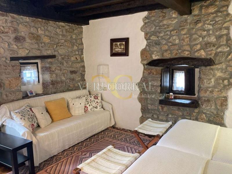 Foto cc1f1e70-4c19-4801-8a1c-b3f27910f8a9. Édifice dans Peñamellera Baja