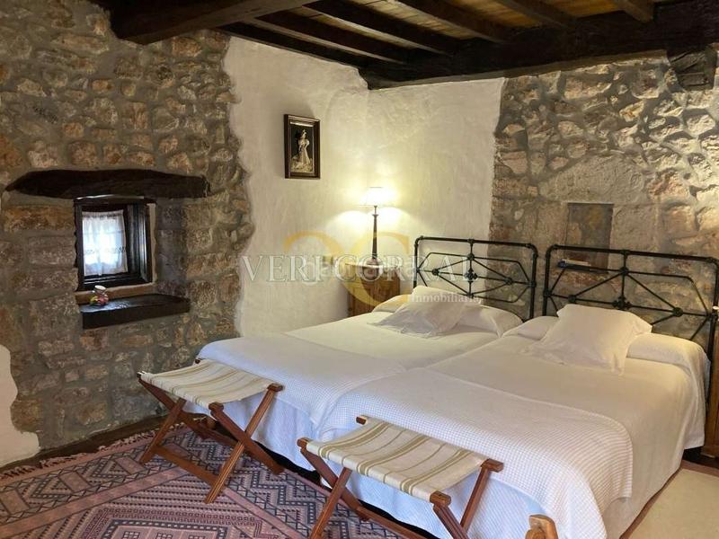 Foto d0678db4-52d9-45cf-98a9-b84104c18b83. Édifice dans Peñamellera Baja