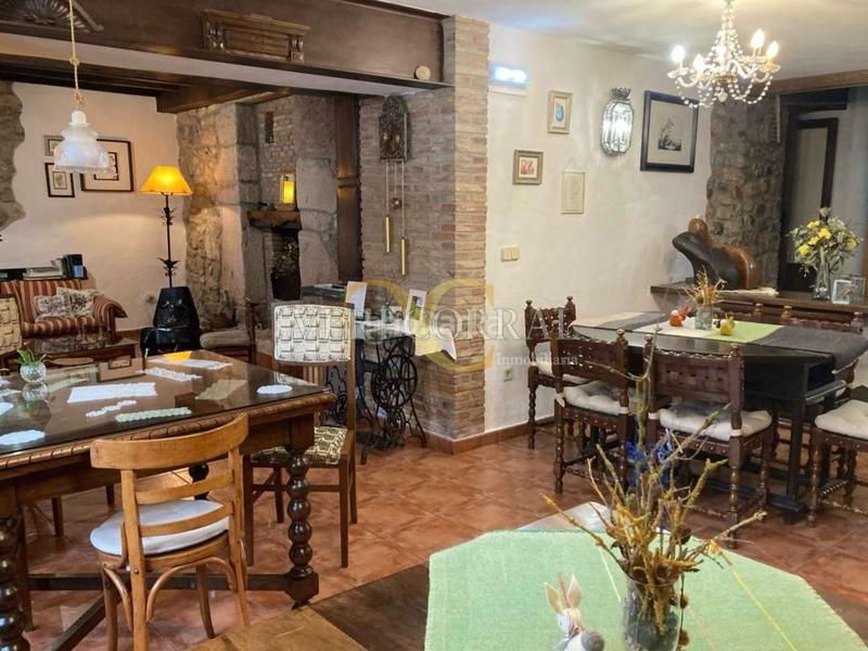 Foto d738841f-16c1-4aed-97a2-5b9eb28a84d4. Édifice dans Peñamellera Baja