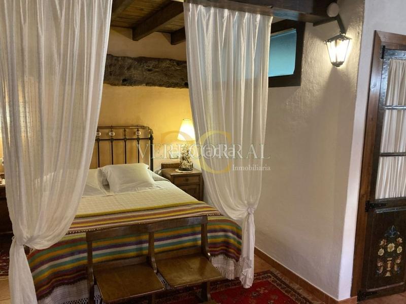 Foto db9ae3e1-224f-4822-b78b-850107299c76. Édifice dans Peñamellera Baja