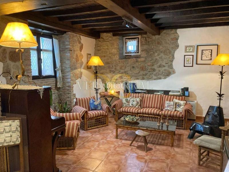 Foto e11dec14-3647-442a-815f-e3fcd0fe5c4f. Édifice dans Peñamellera Baja