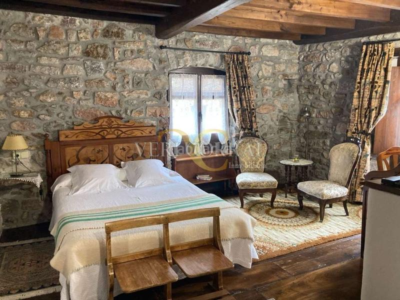 Foto ed727e61-d800-4877-a5bf-6f0b62c8650e. Édifice dans Peñamellera Baja