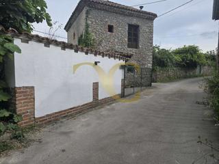 Casa  Niembru. Casa de piedra totalmente reformada.