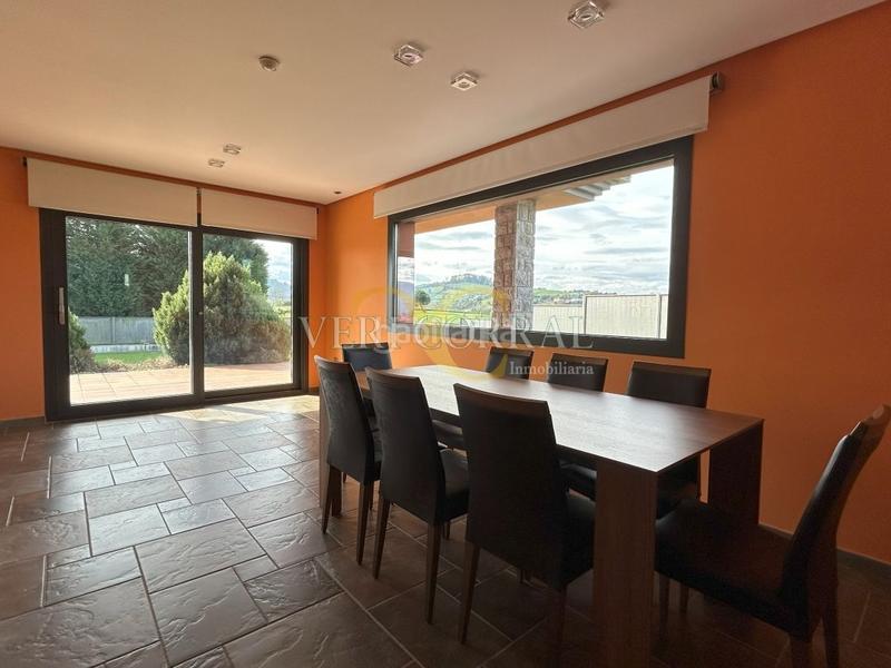 Foto 2c426970-7f44-40c0-a33c-ab736bbab86d. Chalet exclusiva fantástico chalet en mareo. en Leorio Gijón