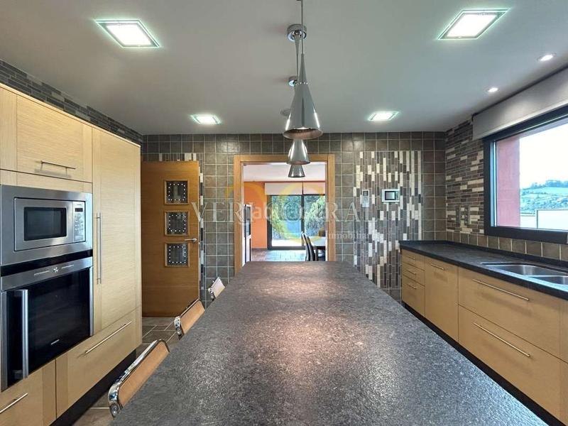 Foto 374533a0-f110-49ee-ba02-06c320c95eff. Chalet exclusiva fantástico chalet en mareo. en Leorio Gijón