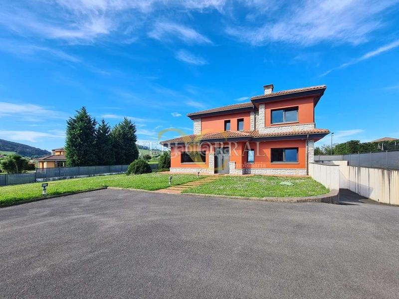 Foto 67310bba-5830-4657-8ed9-4112937e5419. Chalet exclusiva fantástico chalet en mareo. en Leorio Gijón