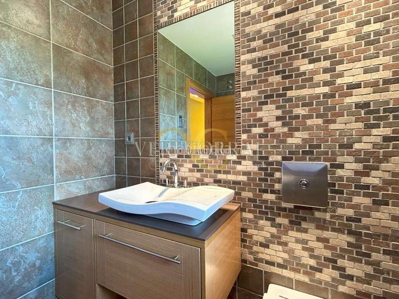 Foto 6ec3885d-175e-4e37-9547-516152e80efa. Chalet exclusiva fantástico chalet en mareo. en Leorio Gijón