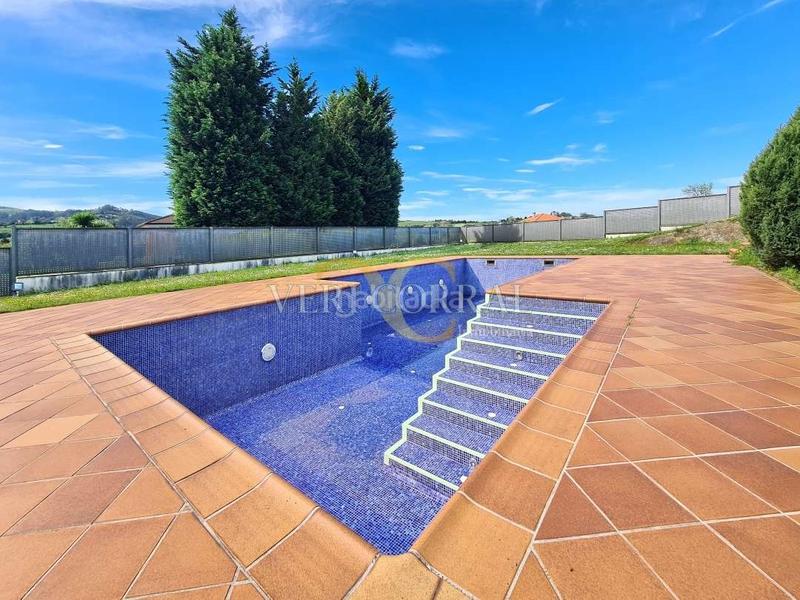 Foto 86c4dec2-67b3-411b-b851-e6a2fed97f98. Chalet exclusiva fantástico chalet en mareo. en Leorio Gijón