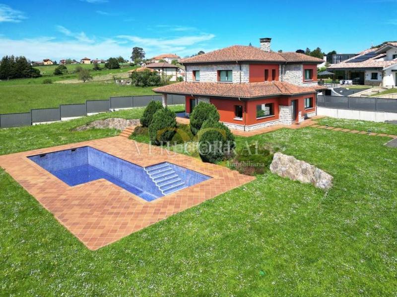 Foto 9438e069-f9e5-40e5-92bc-f0f6a86c1bdf. Chalet exclusiva fantástico chalet en mareo. en Leorio Gijón