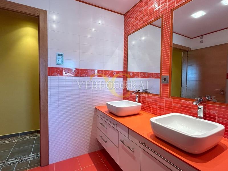 Foto b20de917-eafe-4b38-bbb9-6fac2ffda7ec. Chalet exclusiva fantástico chalet en mareo. en Leorio Gijón