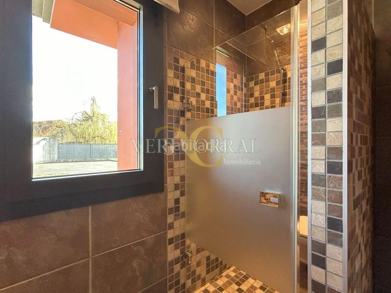 Foto c3d8c3d5-3c70-436e-bdde-b998bd8bbe10. Chalet exclusiva fantástico chalet en mareo. en Leorio Gijón