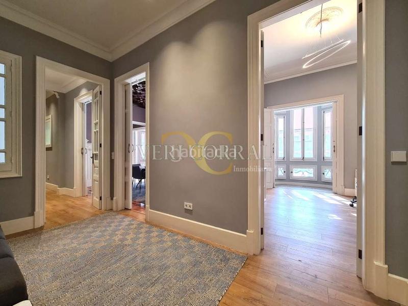 Foto 98055df9-13d3-4c38-983a-4b8f61a867ef. Alquiler piso edificio emblemático en la plaza del parchís. en Gijón