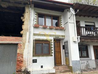 Casa adossada  Pielasierra. Casita adosada a 5 kilómetros de la playa.