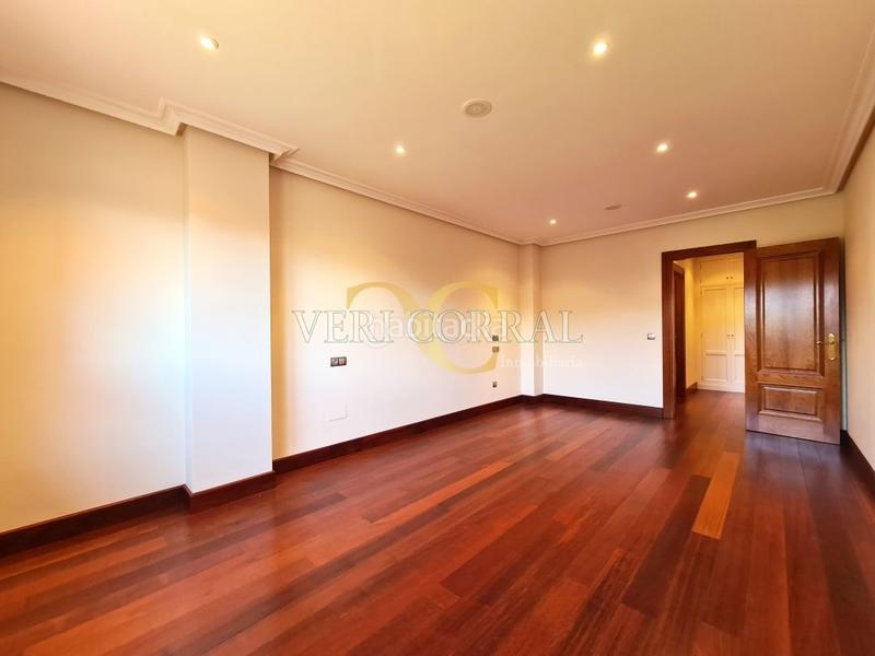 Foto 1d796b1f-6874-48f4-b233-c5caa85d2928. Chalet exclusivo chalet en Montecerrao. en Montecerrao Oviedo