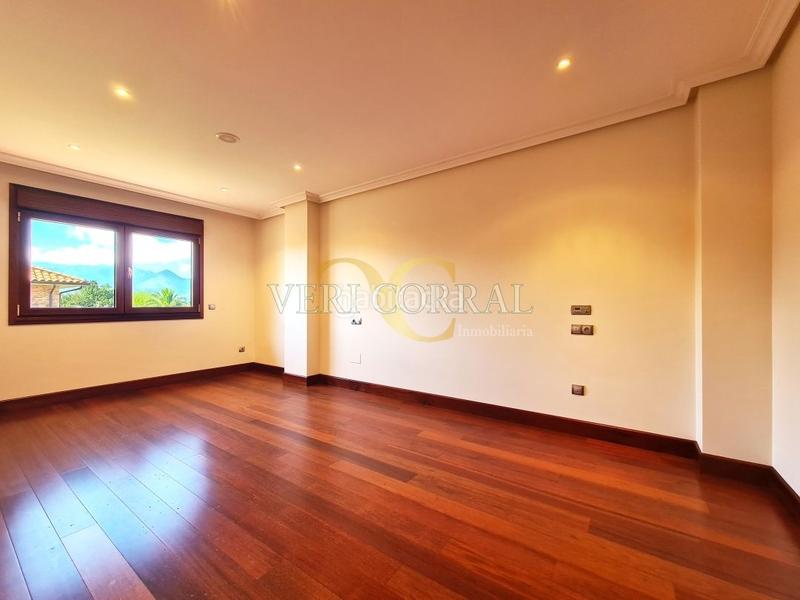 Foto 3b5f39e7-3a28-444f-8776-613b2e7fbe69. Chalet exclusivo chalet en Montecerrao. en Montecerrao Oviedo