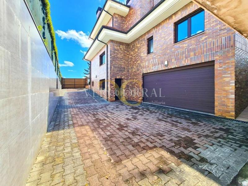 Foto 567e5fc9-f71d-4c24-8972-6dfea48cc0cb. Chalet exclusivo chalet en Montecerrao. en Montecerrao Oviedo