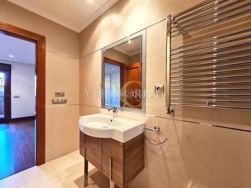 Foto 5a25e1b2-e654-46c4-a1f2-c0d8cead8575. Chalet exclusivo chalet en Montecerrao. en Montecerrao Oviedo