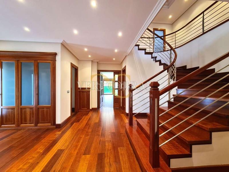 Foto 5e52edc5-7c84-4b6c-8776-a162297f9f09. Chalet exclusivo chalet en Montecerrao. en Montecerrao Oviedo