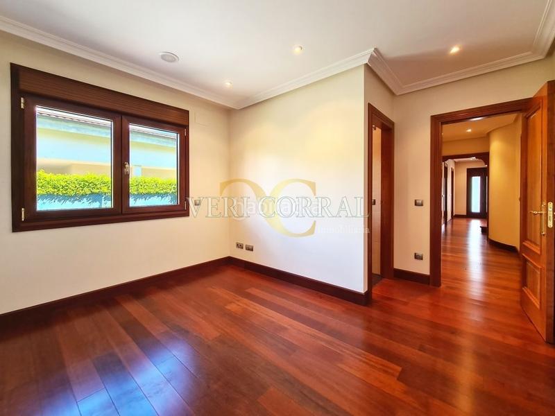 Foto 88798a30-53b5-4ff2-bb67-68bcf2c0397c. Chalet exclusivo chalet en Montecerrao. en Montecerrao Oviedo