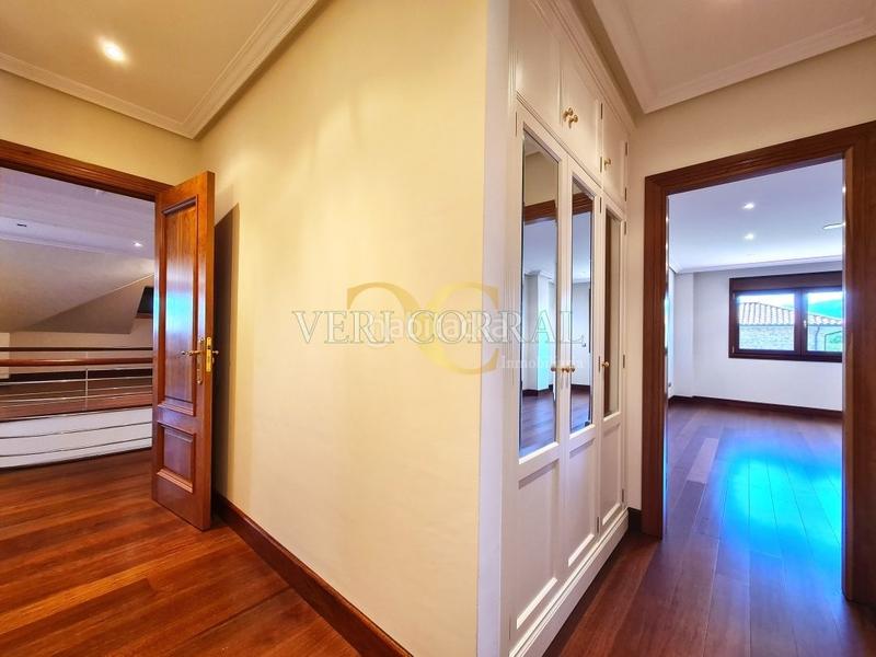 Foto 920a276d-7766-404a-996e-4fa9b3df741f. Chalet exclusivo chalet en Montecerrao. en Montecerrao Oviedo