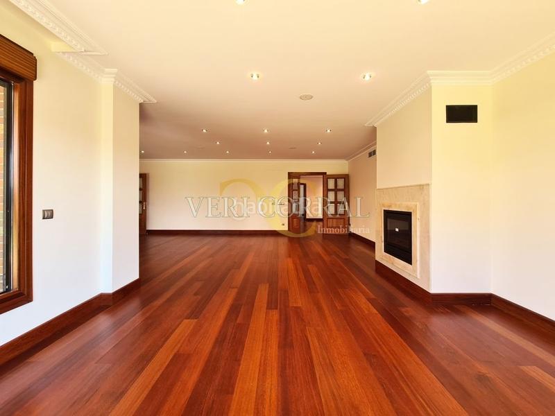 Foto 965634f7-12a5-4171-b854-81592ac3b557. Chalet exclusivo chalet en Montecerrao. en Montecerrao Oviedo