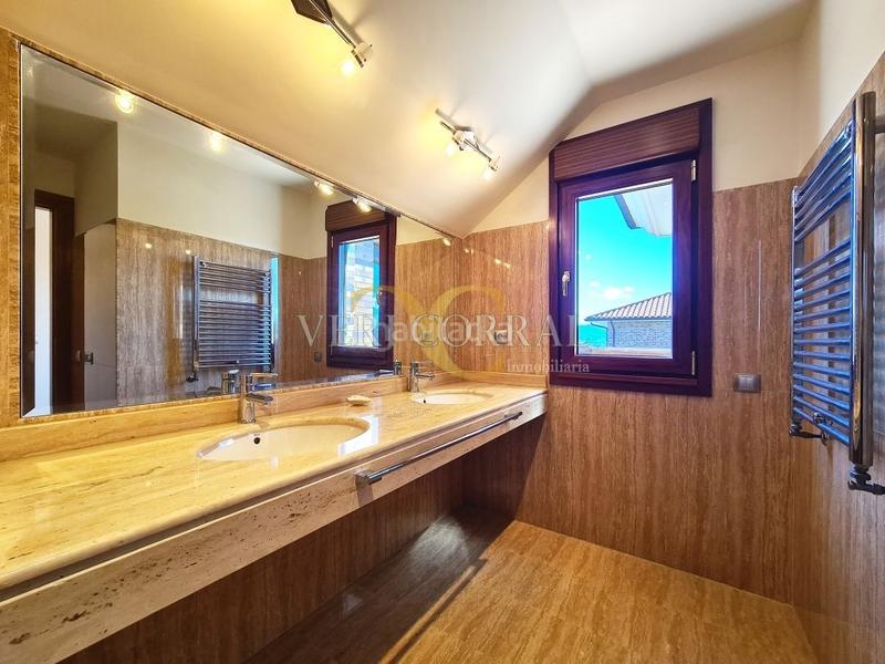 Foto a1084683-14e0-4b82-9f3a-057e40e8bea8. Chalet exclusivo chalet en Montecerrao. en Montecerrao Oviedo