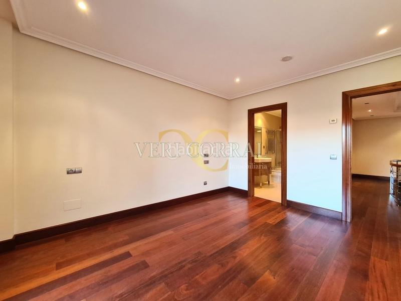 Foto ce2e6099-5133-4474-ac49-ac00079d7f45. Chalet exclusivo chalet en Montecerrao. en Montecerrao Oviedo