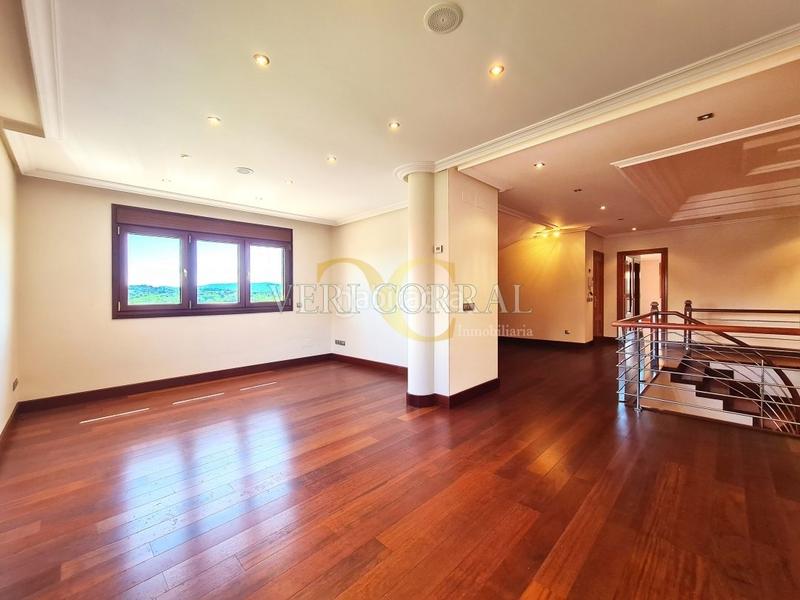 Foto d3f17066-4c9c-472c-89e7-242ba2b647a5. Chalet exclusivo chalet en Montecerrao. en Montecerrao Oviedo